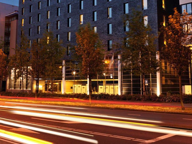 19509EB0F79056C56B4242A7B010D662