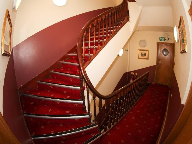 812AA8916DDD1B1568726A63F05E5D2C