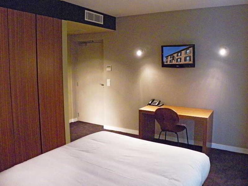 8157C76F1C18C497317B0DFF4D8F9879