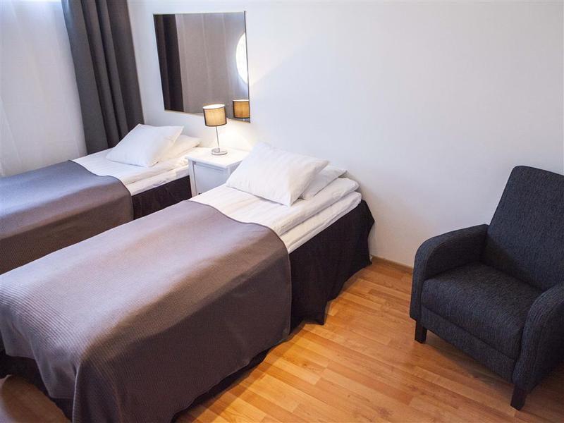 956D707034043571D5D2A2C758C585EC