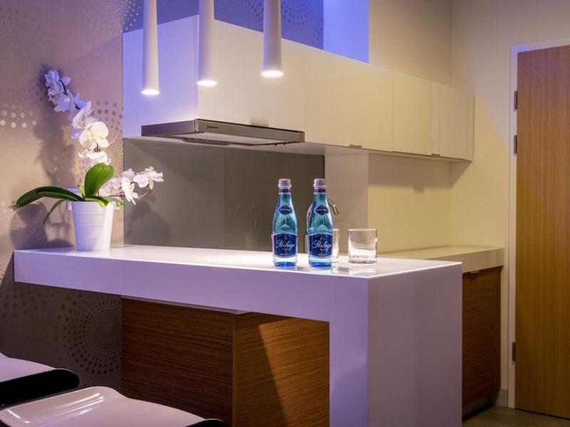 990CC23FE12BB29DD92E414DA18D008B