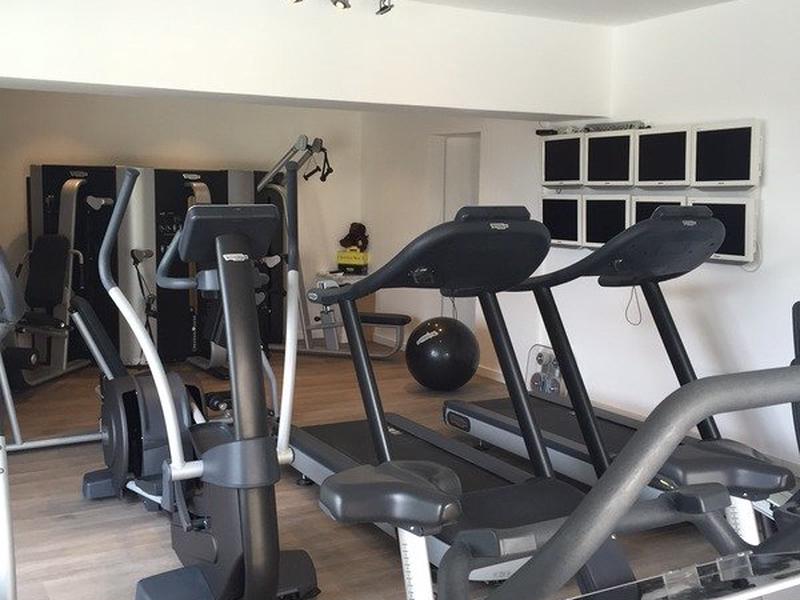 B6ED5B9F5C332655E7EF3AC19914EC04