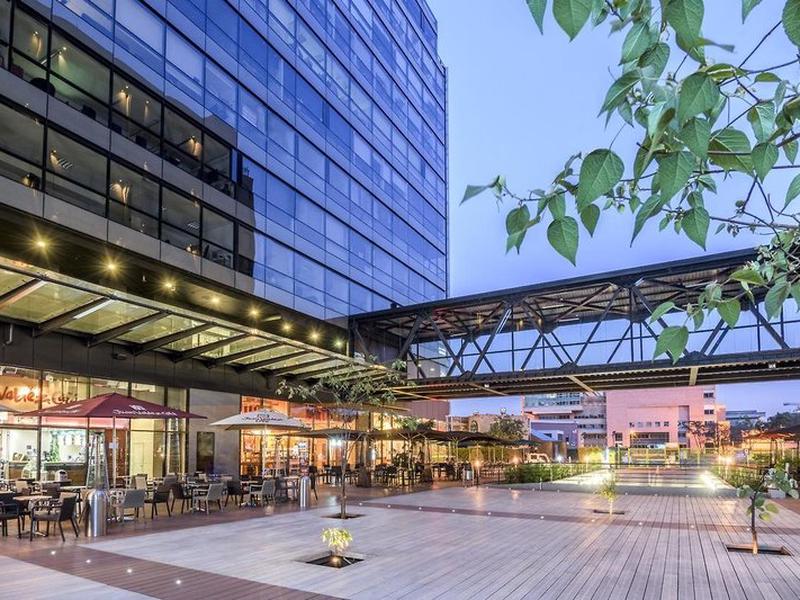 56AC6D903A492103AFE15E94E8A00B87