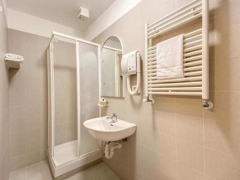 AC628499231DF4270CC6CDD2B36B3C19