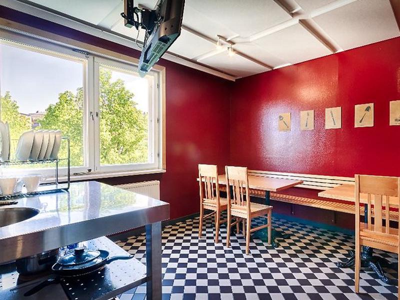 31985BB6A71C03CDD0EB56924134F70C