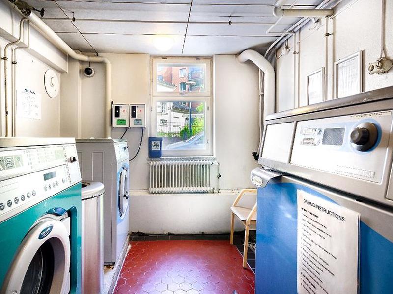 380B03ECCD0A0118793315B7FF2365C9