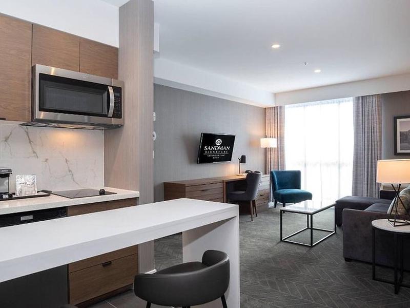 EFB74D8FF746A3AF45467611F375BFB7