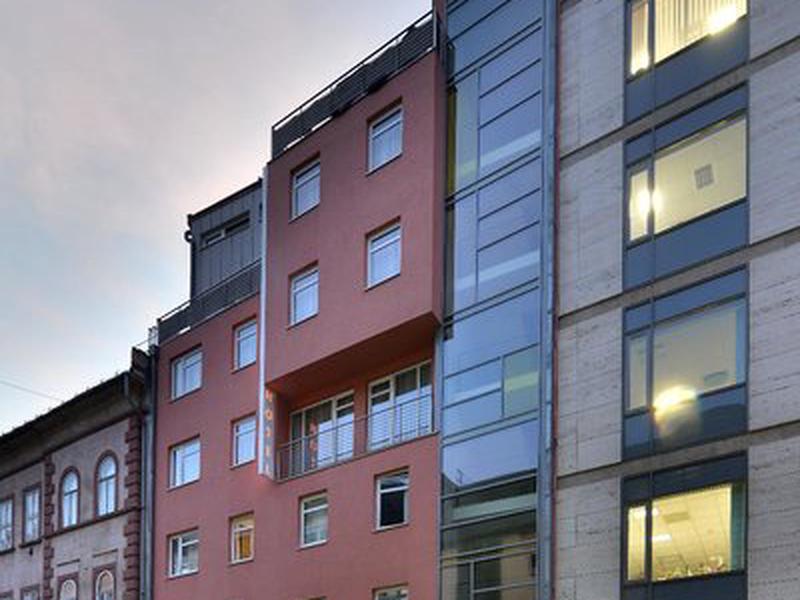 4FE527A8A512E9DFE00A2FA1F13536BC