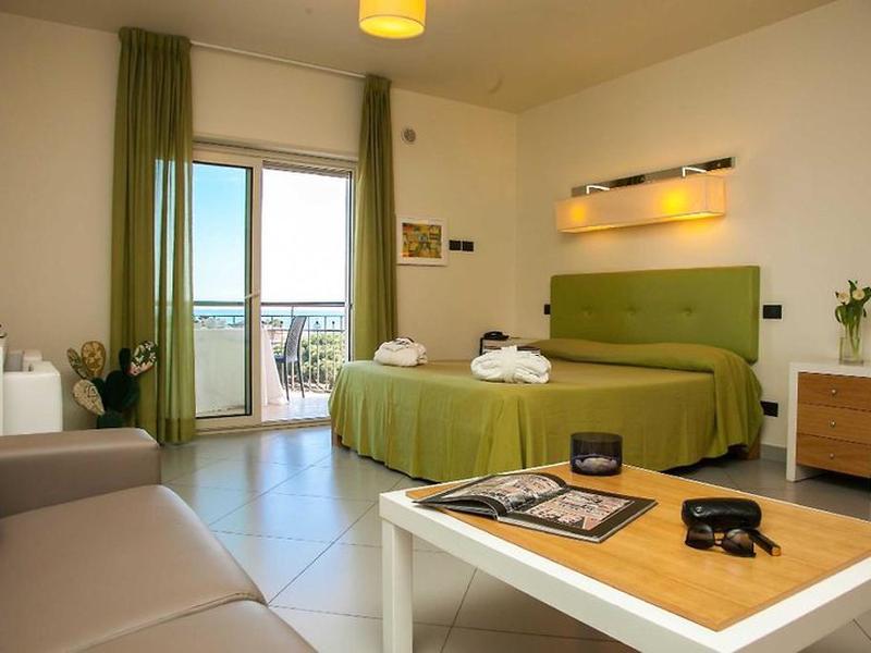 4 Spa Resort Hotel