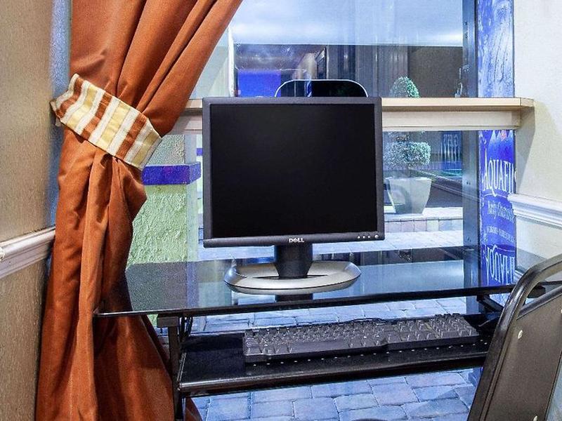 1ED4FC8D848AAF3451D62B7D8846594C