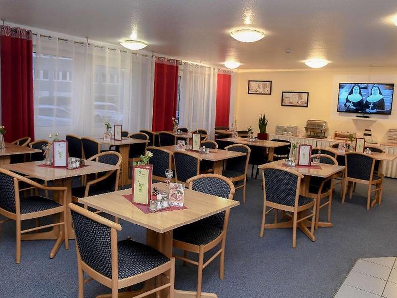 1F44A5B686480F90DEB125A558BF74AB