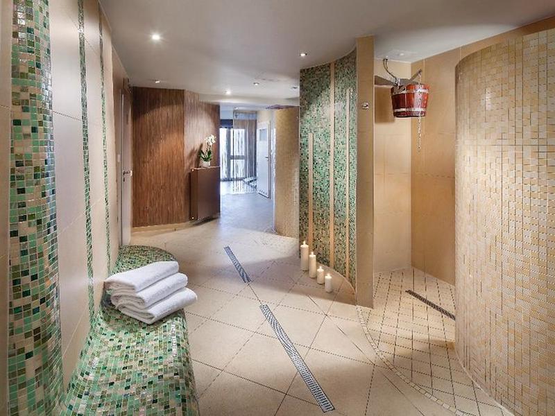 70FD83568B8ED4A1F6824982B8CE4B91