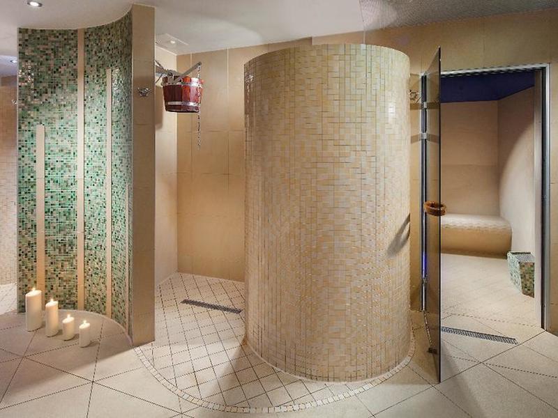 E1443E7C17A3102C1364E794083D7CAE