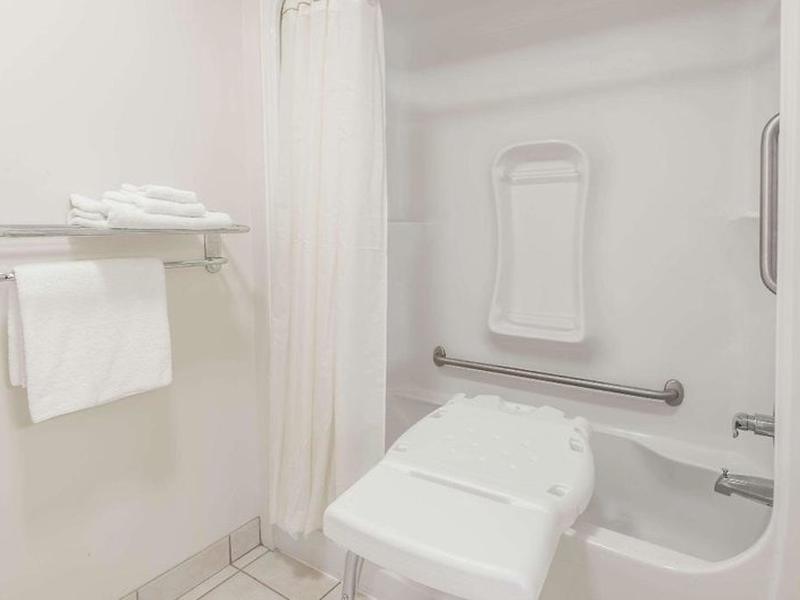 8DB0836F290DC45EE895075732E81C42