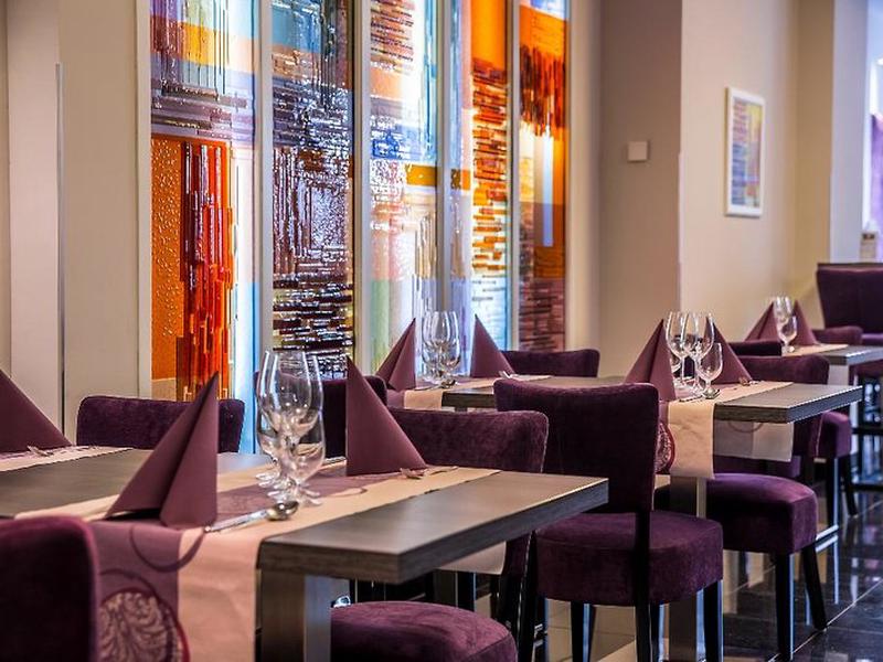 61AD065ED99B9FE773981B83C790AA39