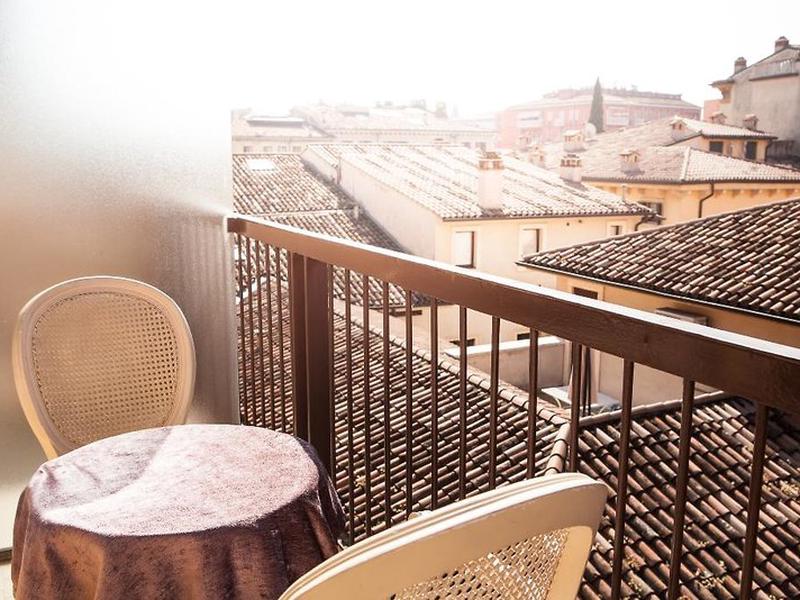 98F64000704EF9F2F138959F81CD5DDF