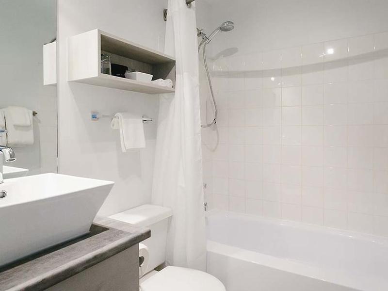 9298BD2A9DD4D9F8B83A33D7002E70A5