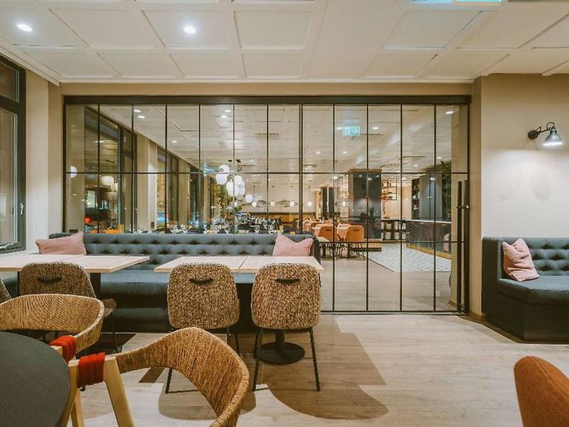 22CC68A251D9AF4E515F52CD447EBB85