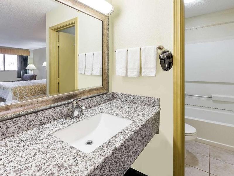 B6853B95AAB1F30F379CE2E8C9D70053