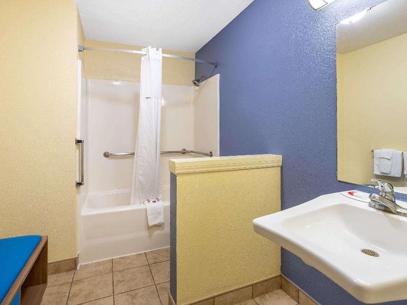 B03CCC36096FAA49970F80AC64D356D2