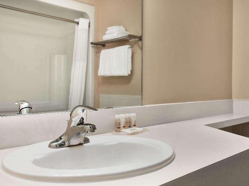 106FEB4348562AB537709AF166167402