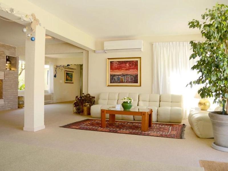 F75520000BE2818466FB374F709F1B61