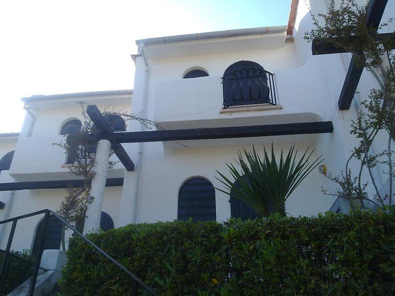 F657ED45D43957C24AB4A91A0A3E94C4