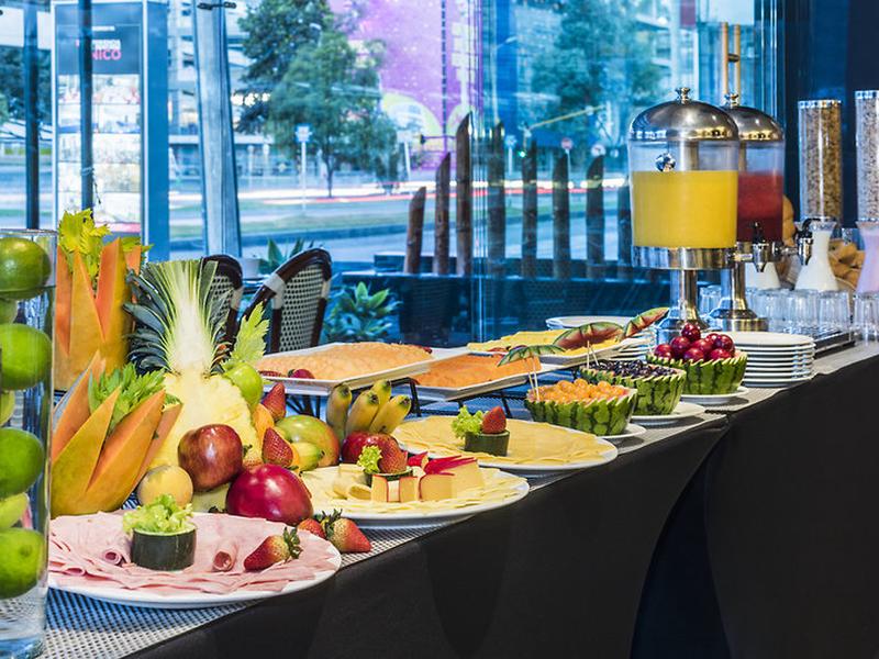 1CE2F11B513DFFD87758582384FADED7