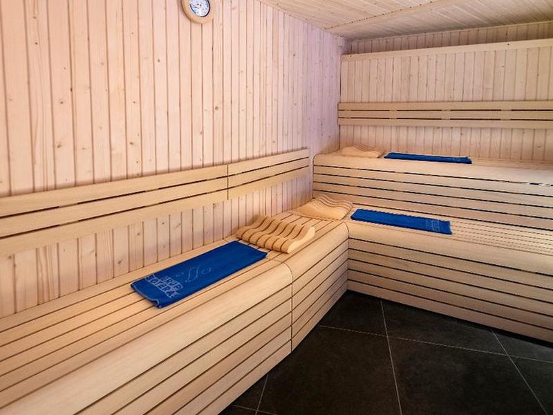 15AB234F7A28BAAC526BE4AA49BD9BCC