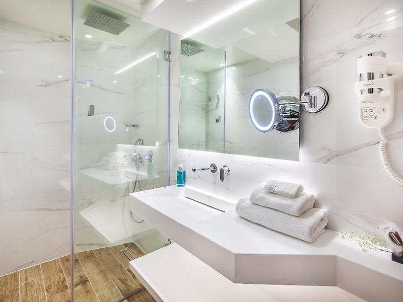 62F0F3C84AA425B93605F4FBC5B29AFC