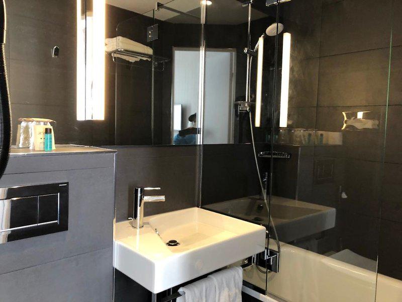 A2B3828EFE6EA73821F9E8B309BE8C25