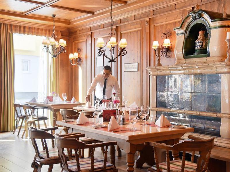 9827D0AD24A391F4CCF275974F4E659E