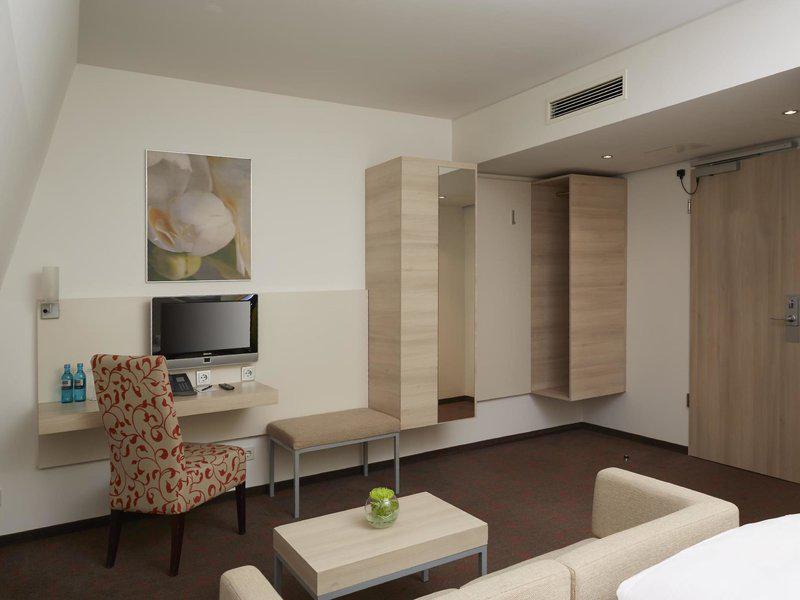 2FB63326095B2219AE2A322D4987D10F