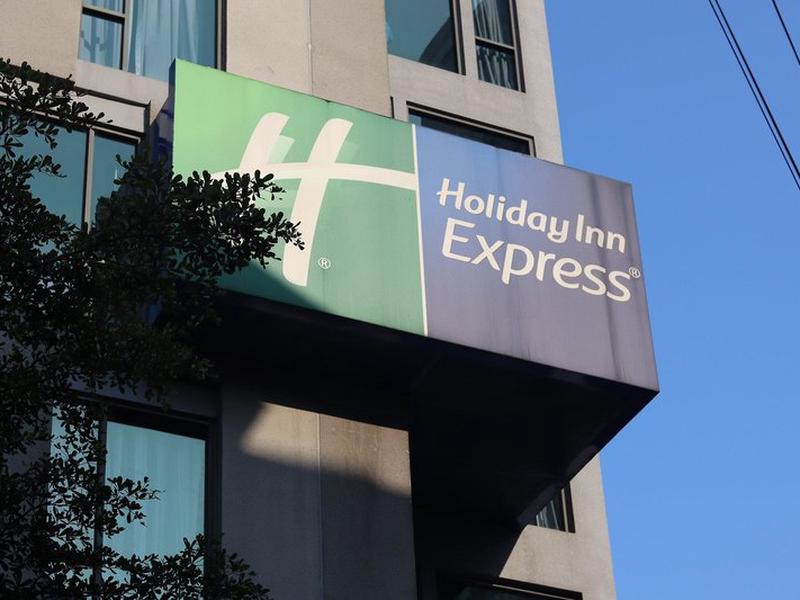 28CC8BBA3FC5480FA233C65776A17553