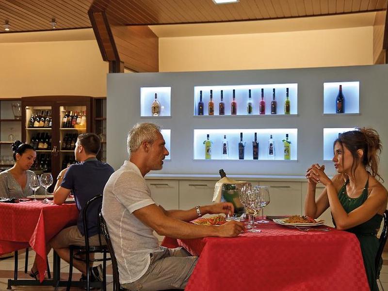 92E7F72CC05AFA6AF8A19E947F9A4FAD