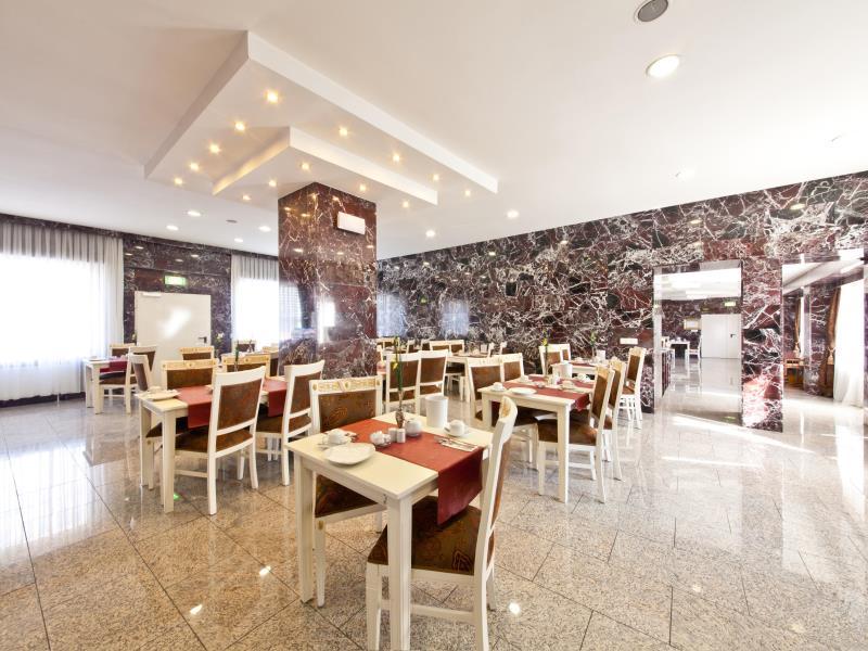 02FF6550AD3E4476C3F5A436ECCF1BC2