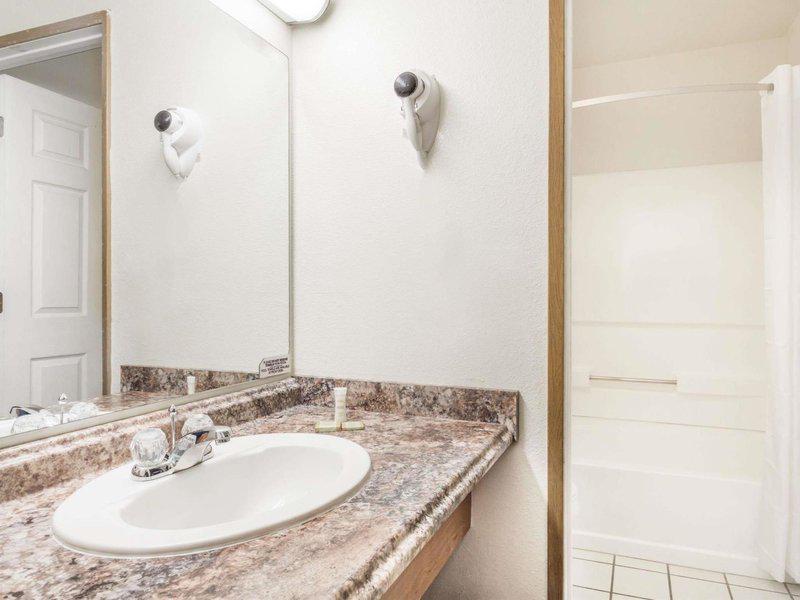 720BF423875F8EB718E9236862278141