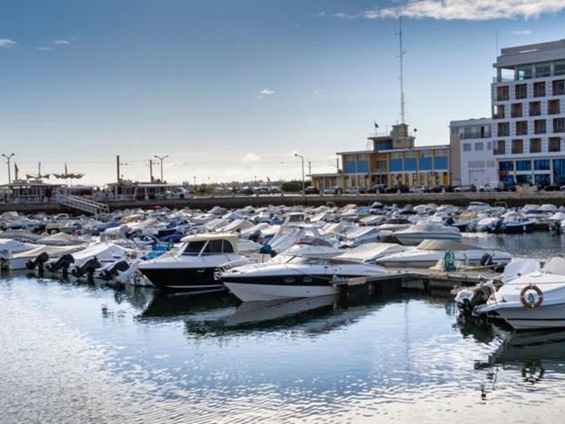 17DE0B7F816C7E0EB74DF513490C8EDB