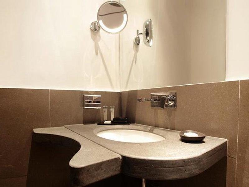 A1C6C6C012BAF4A98E20996FFADFC773