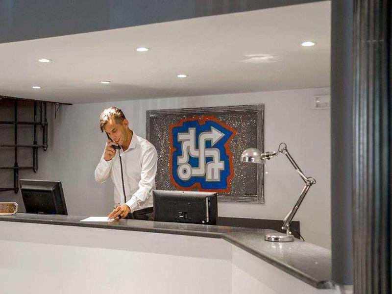 56E7C7032F02EA2C2C56405EA57C1E37