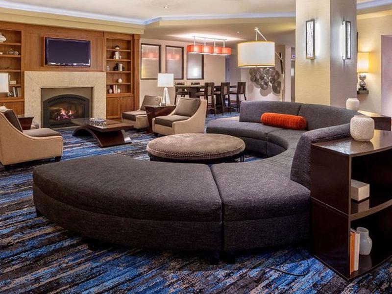 B24EC3A0775BC4D8FEF846BBFC99044C