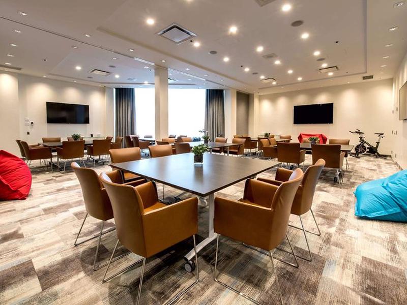 7A5EA30DC56C547965838E64A3A1A16C