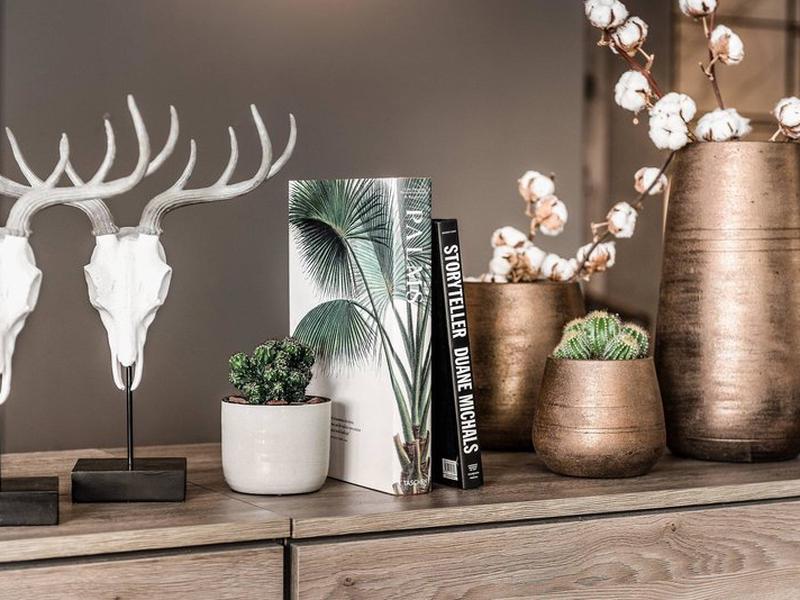 09B936DBD97A64635F25B5ACCD8CC66E