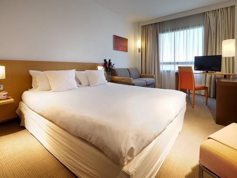 EF923BBB6145E82A3B59056C409CE408