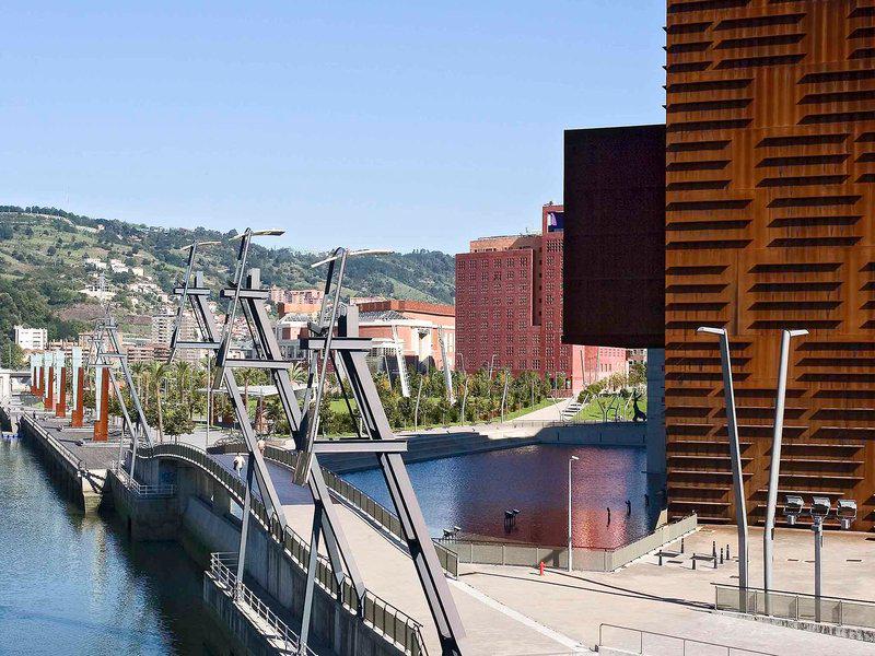 E665AA1D49C4E774B777BBB1F70886C9