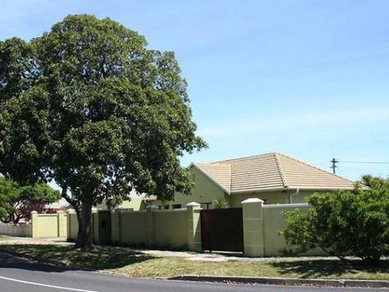 0BF394F9F9AED419F979D6F31A71DF90