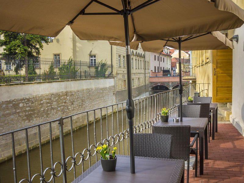 DD2D5D8C6F3D2C9527EF7A713222D016