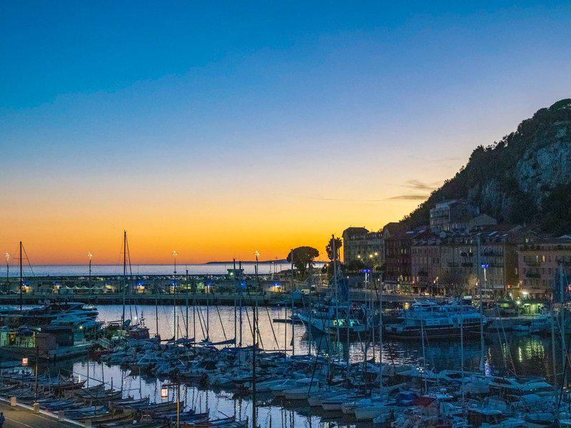 DAEBC010FABC1798D705BE3A6C54B79C