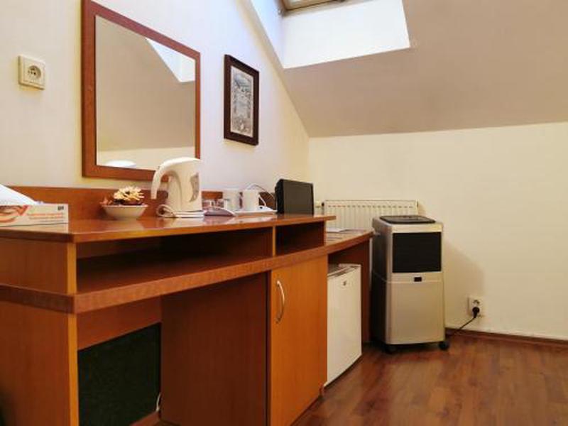 CCB711E31F00BED055C649BC468C4471