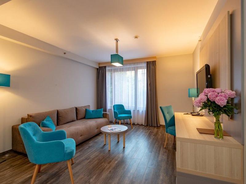 9604EC022A953F5A7E7711D84C1616E0